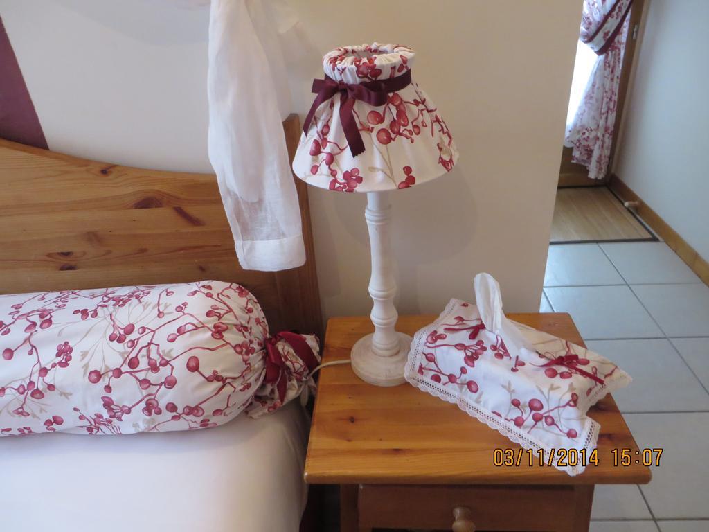 Chambres D'Hotes Au Temps Des Cerises Jumièges Rom bilde
